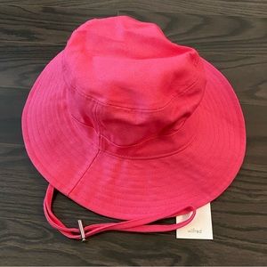 Aritzia brand new bucket hat